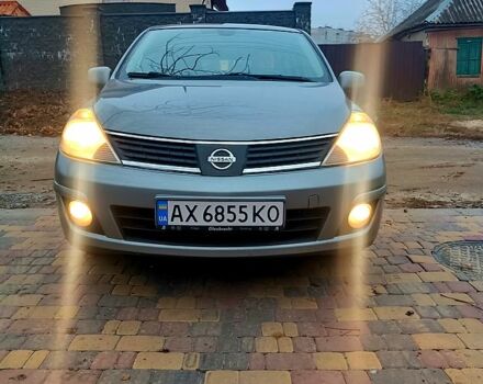 Серый Ниссан Тиида, объемом двигателя 1.6 л и пробегом 217 тыс. км за 5200 $, фото 1 на Automoto.ua