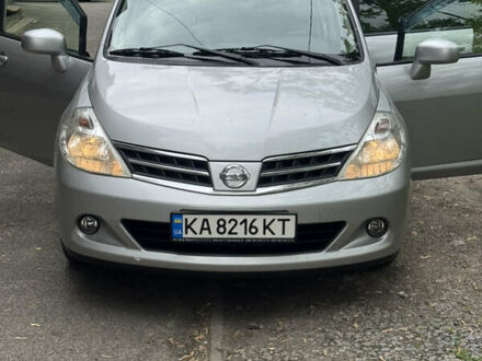 Ниссан Тиида 2011 в Киеве на Automoto.ua Серый Ниссан Тиида, объемом двигателя 1.5 л и пробегом 77 тыс. км за 7500 $, фото 1 на Automoto.ua