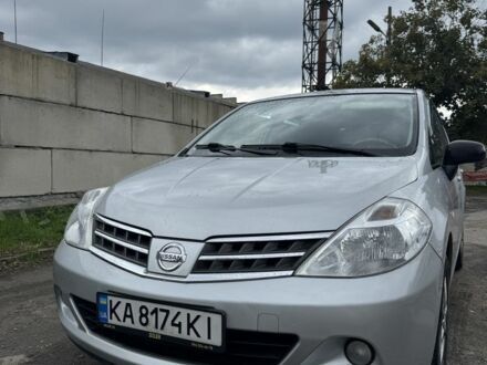 Ниссан Тиида 2012 в Могилев-Подольском на Automoto.ua Серый Ниссан Тиида, объемом двигателя 1.5 л и пробегом 145 тыс. км за 7800 $, фото 1 на Automoto.ua