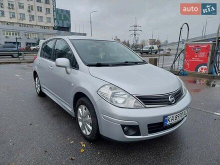 Серый Ниссан Тиида, объемом двигателя 1.6 л и пробегом 195 тыс. км за 7300 $, фото 1 на Automoto.ua