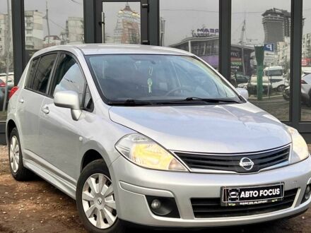 Серый Ниссан Тиида, объемом двигателя 0 л и пробегом 195 тыс. км за 7490 $, фото 1 на Automoto.ua