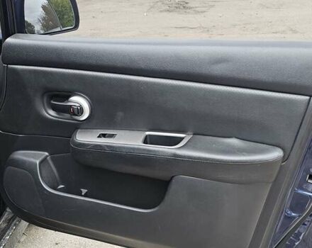 Синий Ниссан Тиида, объемом двигателя 1.6 л и пробегом 200 тыс. км за 2300 $, фото 19 на Automoto.ua