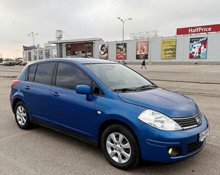 Синий Ниссан Тиида, объемом двигателя 1.6 л и пробегом 243 тыс. км за 5800 $, фото 2 на Automoto.ua