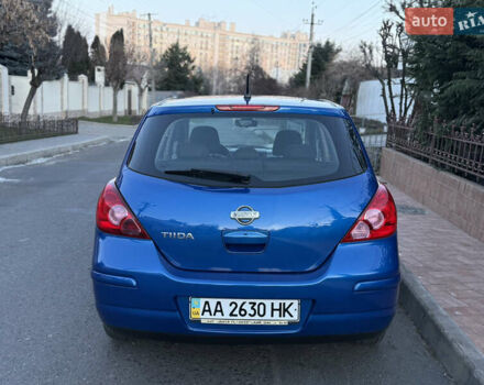 Синий Ниссан Тиида, объемом двигателя 1.6 л и пробегом 210 тыс. км за 5700 $, фото 4 на Automoto.ua