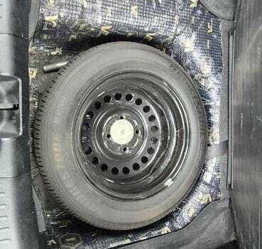 Синий Ниссан Тиида, объемом двигателя 1.6 л и пробегом 209 тыс. км за 5800 $, фото 11 на Automoto.ua