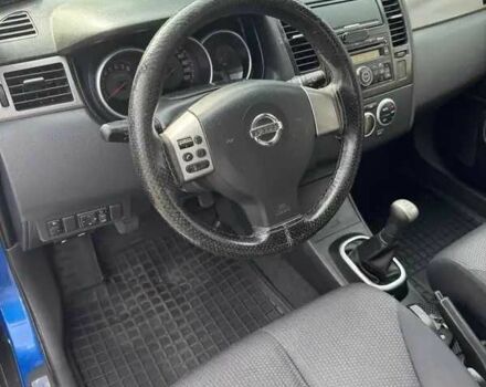 Синий Ниссан Тиида, объемом двигателя 1.6 л и пробегом 290 тыс. км за 5555 $, фото 2 на Automoto.ua