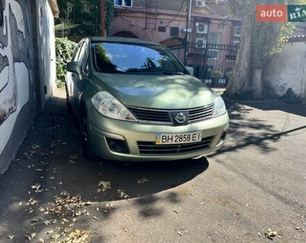 Зеленый Ниссан Тиида, объемом двигателя 1.6 л и пробегом 150 тыс. км за 4500 $, фото 2 на Automoto.ua