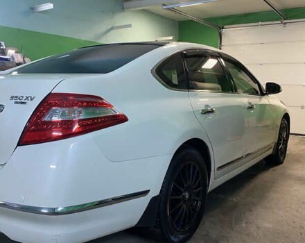 Белый Ниссан Теана, объемом двигателя 3.5 л и пробегом 263 тыс. км за 8000 $, фото 4 на Automoto.ua