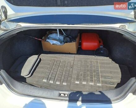 Белый Ниссан Теана, объемом двигателя 2.5 л и пробегом 331 тыс. км за 7500 $, фото 12 на Automoto.ua