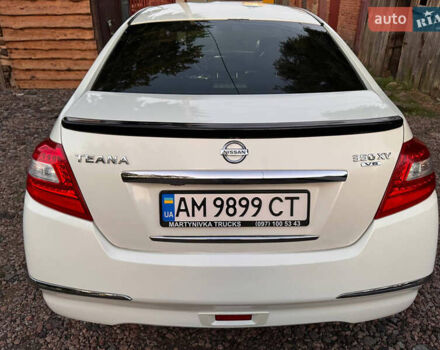 Білий Ніссан Теана, об'ємом двигуна 3.5 л та пробігом 272 тис. км за 8200 $, фото 3 на Automoto.ua
