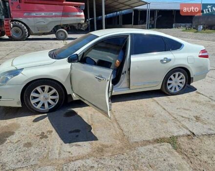 Белый Ниссан Теана, объемом двигателя 2.5 л и пробегом 331 тыс. км за 7500 $, фото 4 на Automoto.ua