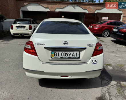 Белый Ниссан Теана, объемом двигателя 2.5 л и пробегом 108 тыс. км за 8500 $, фото 4 на Automoto.ua