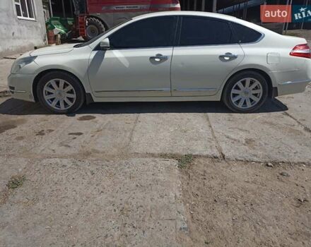 Белый Ниссан Теана, объемом двигателя 2.5 л и пробегом 331 тыс. км за 7500 $, фото 1 на Automoto.ua