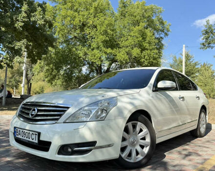 Белый Ниссан Теана, объемом двигателя 2.5 л и пробегом 193 тыс. км за 9100 $, фото 2 на Automoto.ua