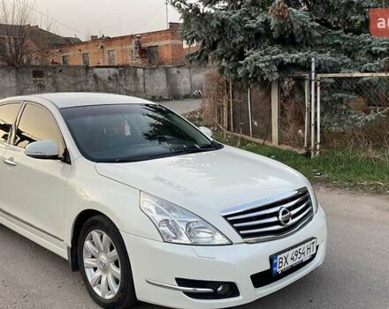 Белый Ниссан Теана, объемом двигателя 2.5 л и пробегом 150 тыс. км за 10000 $, фото 1 на Automoto.ua