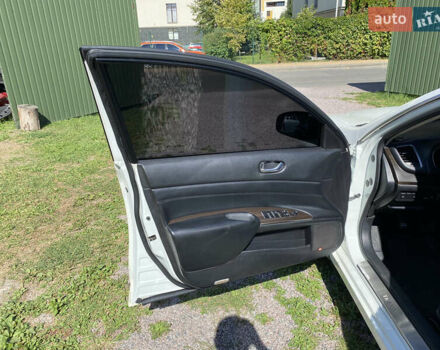 Белый Ниссан Теана, объемом двигателя 2.5 л и пробегом 244 тыс. км за 11300 $, фото 10 на Automoto.ua