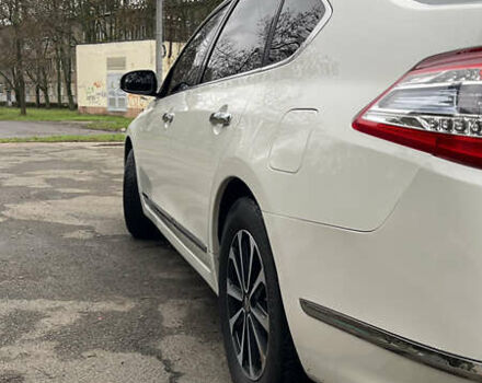 Белый Ниссан Теана, объемом двигателя 2.5 л и пробегом 239 тыс. км за 7700 $, фото 3 на Automoto.ua