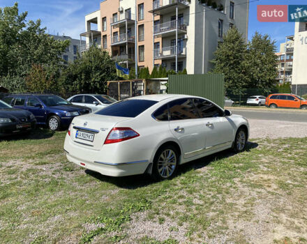 Белый Ниссан Теана, объемом двигателя 2.5 л и пробегом 244 тыс. км за 11300 $, фото 2 на Automoto.ua