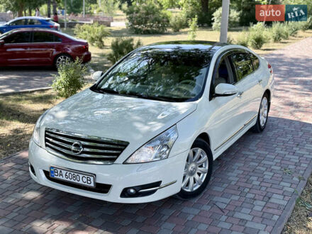 Белый Ниссан Теана, объемом двигателя 3.5 л и пробегом 225 тыс. км за 5650 $, фото 1 на Automoto.ua