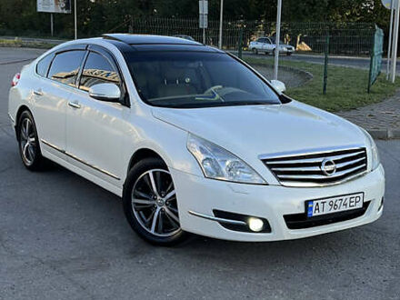 Белый Ниссан Теана, объемом двигателя 3.5 л и пробегом 220 тыс. км за 7300 $, фото 1 на Automoto.ua