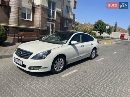 Белый Ниссан Теана, объемом двигателя 3.5 л и пробегом 261 тыс. км за 7700 $, фото 1 на Automoto.ua