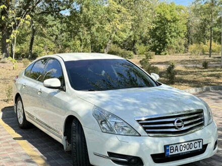 Белый Ниссан Теана, объемом двигателя 2.5 л и пробегом 193 тыс. км за 9100 $, фото 1 на Automoto.ua