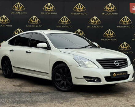 Белый Ниссан Теана, объемом двигателя 2.5 л и пробегом 285 тыс. км за 7300 $, фото 1 на Automoto.ua