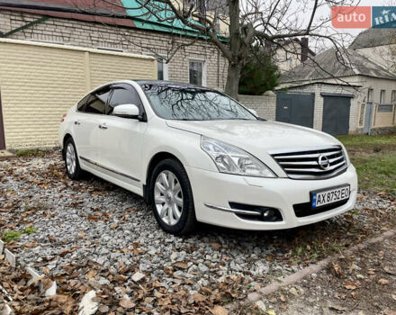 Белый Ниссан Теана, объемом двигателя 2.5 л и пробегом 240 тыс. км за 8499 $, фото 1 на Automoto.ua
