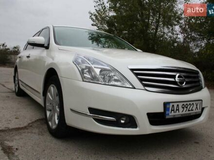 Белый Ниссан Теана, объемом двигателя 2.5 л и пробегом 198 тыс. км за 7999 $, фото 1 на Automoto.ua