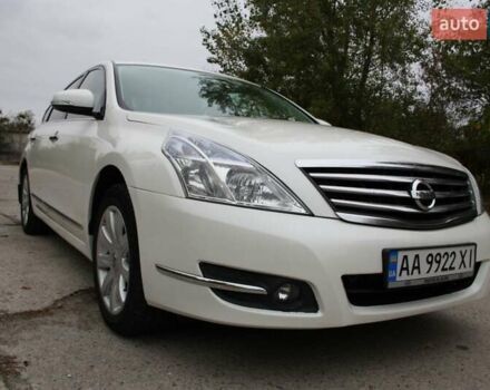 Белый Ниссан Теана, объемом двигателя 2.5 л и пробегом 198 тыс. км за 7999 $, фото 1 на Automoto.ua
