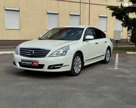 Белый Ниссан Теана, объемом двигателя 2.5 л и пробегом 150 тыс. км за 11490 $, фото 1 на Automoto.ua