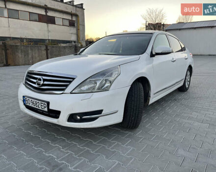 Білий Ніссан Теана, об'ємом двигуна 2.5 л та пробігом 259 тис. км за 6300 $, фото 1 на Automoto.ua
