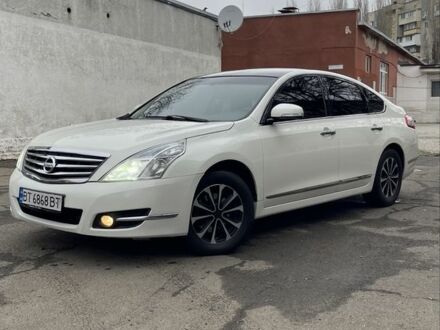 Белый Ниссан Теана, объемом двигателя 2.5 л и пробегом 239 тыс. км за 7700 $, фото 1 на Automoto.ua