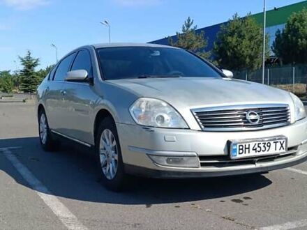 Бежевый Ниссан Теана, объемом двигателя 2.35 л и пробегом 298 тыс. км за 4900 $, фото 1 на Automoto.ua