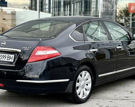 Чорний Ніссан Теана, об'ємом двигуна 2.5 л та пробігом 187 тис. км за 9500 $, фото 6 на Automoto.ua