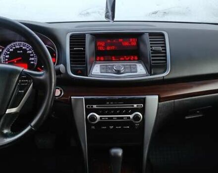 Червоний Ніссан Теана, об'ємом двигуна 2.5 л та пробігом 222 тис. км за 8100 $, фото 5 на Automoto.ua