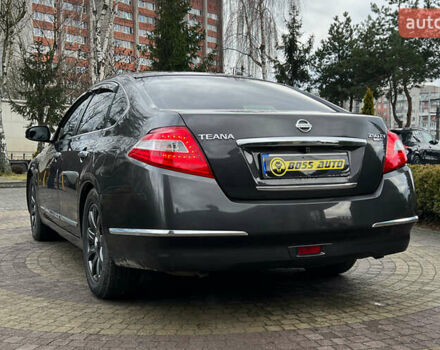 Серый Ниссан Теана, объемом двигателя 2.5 л и пробегом 176 тыс. км за 8200 $, фото 4 на Automoto.ua