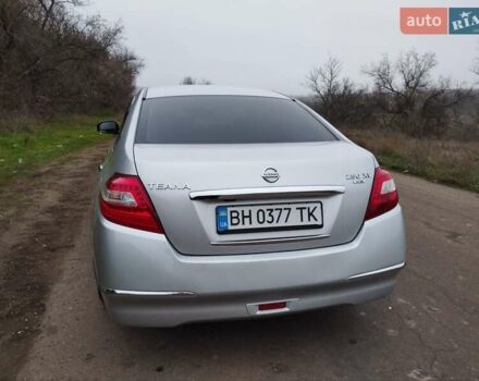 Серый Ниссан Теана, объемом двигателя 2.5 л и пробегом 178 тыс. км за 8700 $, фото 3 на Automoto.ua