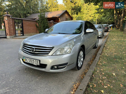Серый Ниссан Теана, объемом двигателя 3.5 л и пробегом 244 тыс. км за 8500 $, фото 1 на Automoto.ua