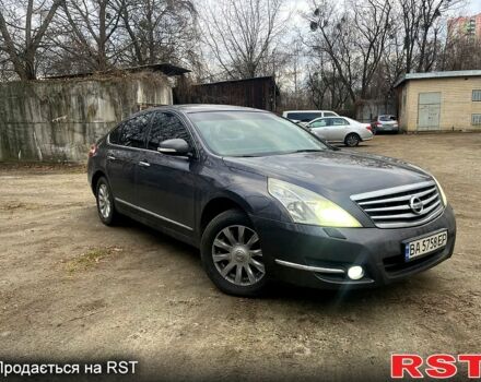 Серый Ниссан Теана, объемом двигателя 2.5 л и пробегом 204 тыс. км за 8000 $, фото 1 на Automoto.ua