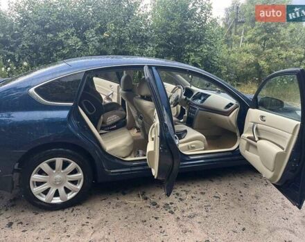 Синий Ниссан Теана, объемом двигателя 2.5 л и пробегом 165 тыс. км за 5500 $, фото 2 на Automoto.ua