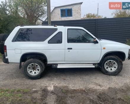 Білий Ніссан Террано, об'ємом двигуна 2.39 л та пробігом 200 тис. км за 2800 $, фото 1 на Automoto.ua