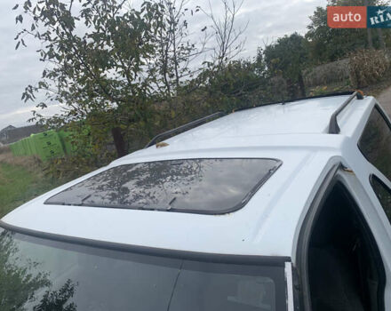 Білий Ніссан Террано, об'ємом двигуна 2.39 л та пробігом 200 тис. км за 2800 $, фото 5 на Automoto.ua