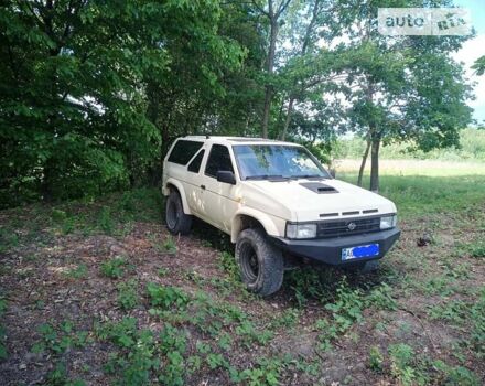 Бежевый Ниссан Террано, объемом двигателя 2.7 л и пробегом 180 тыс. км за 6500 $, фото 6 на Automoto.ua