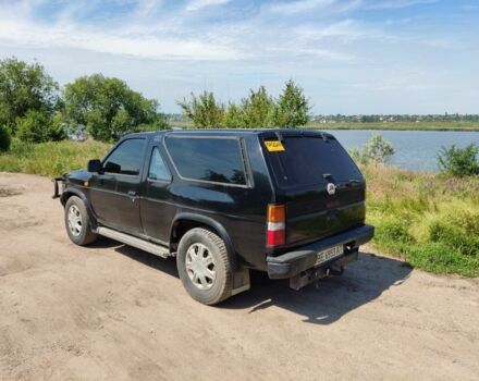 Чорний Ніссан Террано, об'ємом двигуна 2.4 л та пробігом 200 тис. км за 2600 $, фото 2 на Automoto.ua