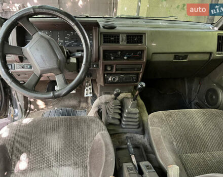 Черный Ниссан Террано, объемом двигателя 3 л и пробегом 300 тыс. км за 3700 $, фото 4 на Automoto.ua