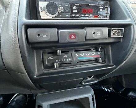 Чорний Ніссан Террано, об'ємом двигуна 2.7 л та пробігом 293 тис. км за 1600 $, фото 12 на Automoto.ua