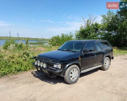 Черный Ниссан Террано, объемом двигателя 2.4 л и пробегом 300 тыс. км за 3100 $, фото 1 на Automoto.ua