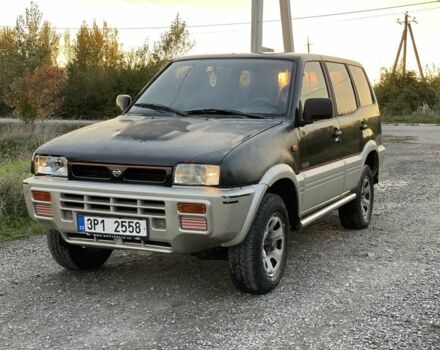 Черный Ниссан Террано, объемом двигателя 2.4 л и пробегом 220 тыс. км за 2300 $, фото 1 на Automoto.ua