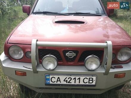 Ніссан Террано 1996 у Черкасах на Automoto.ua Червоний Ніссан Террано, об'ємом двигуна 2.4 л та пробігом 200 тис. км за 5300 $, фото 1 на Automoto.ua